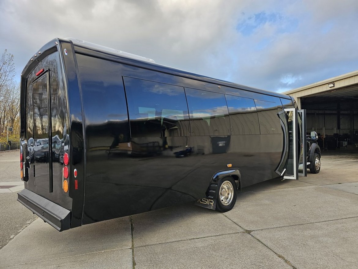 Shuttle Bus for Sale in Erie, PA - Photo 6