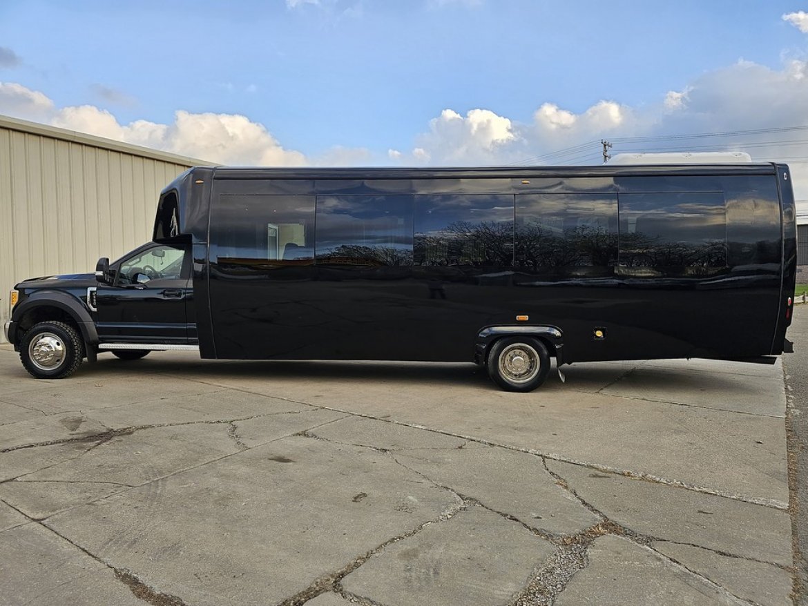 Shuttle Bus for Sale in Erie, PA - Photo 9