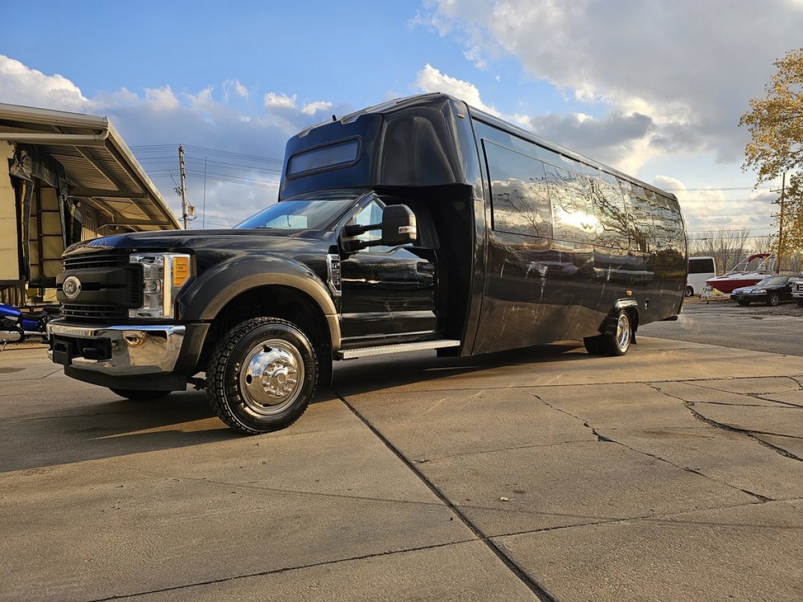 Shuttle Bus for Sale in Erie, PA - Photo 10