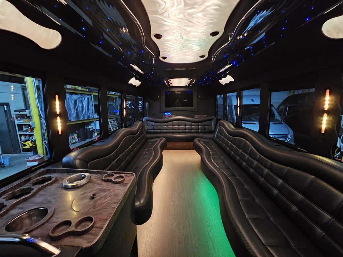 Limo Bus for Sale in Erie, PA - Photo 5