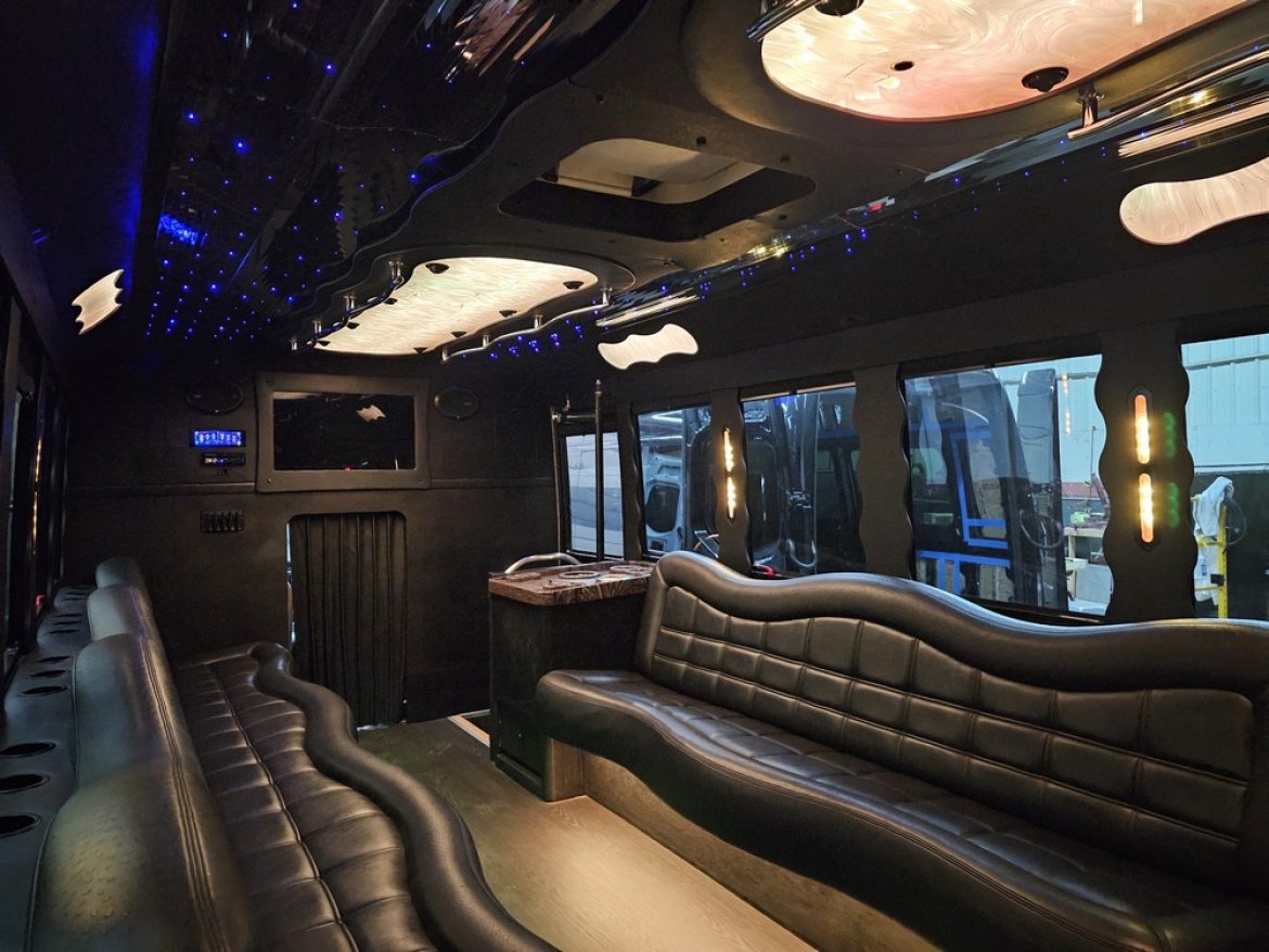 Limo Bus for Sale in Erie, PA - Photo 10
