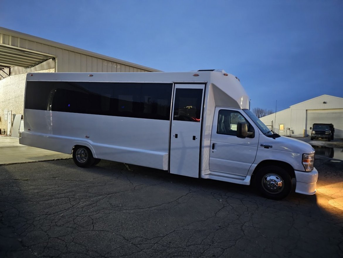 Limo Bus for Sale in Erie, PA - Photo 26