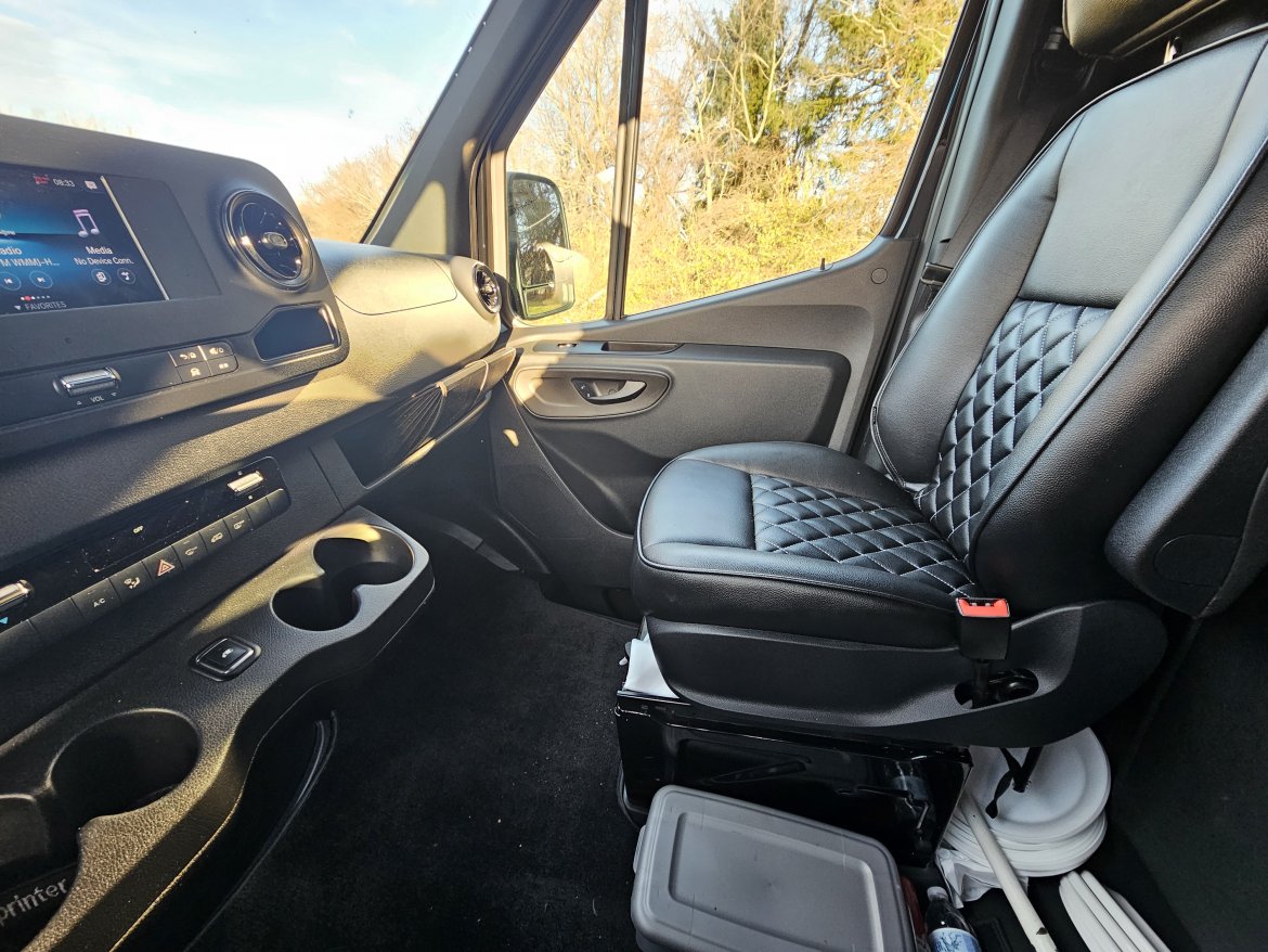 Limo Bus for Sale in Upper Marlboro, MD - Photo 8