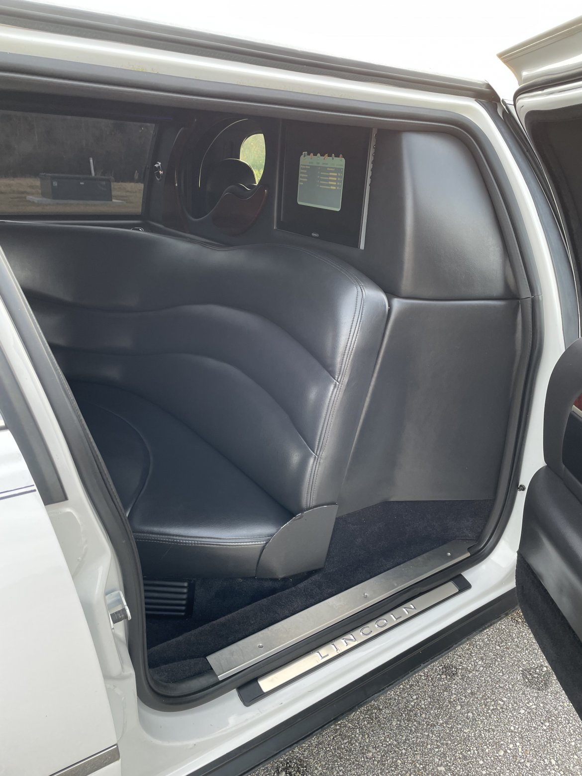 Limousine for Sale in Daphne, AL - Photo 11