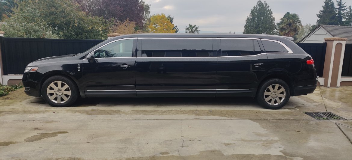 Limousine for sale: 2017 Lincoln MKT by Royale