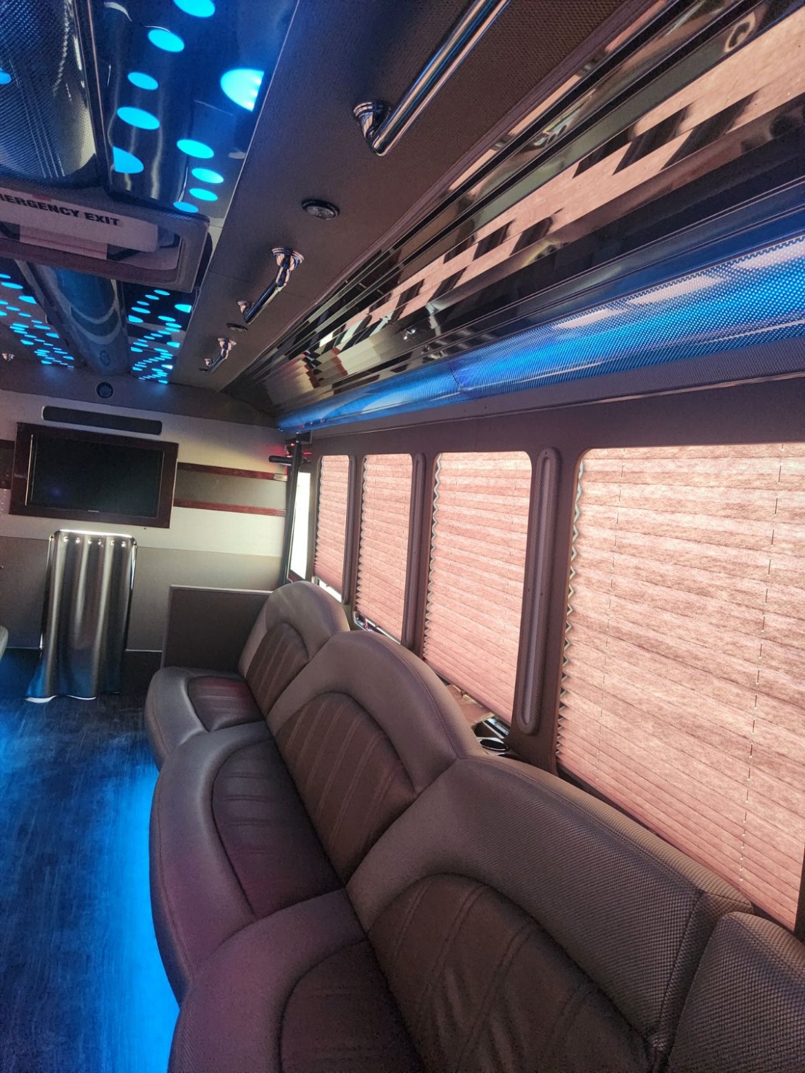 Limo Bus for Sale in Fontana, CA - Photo 11
