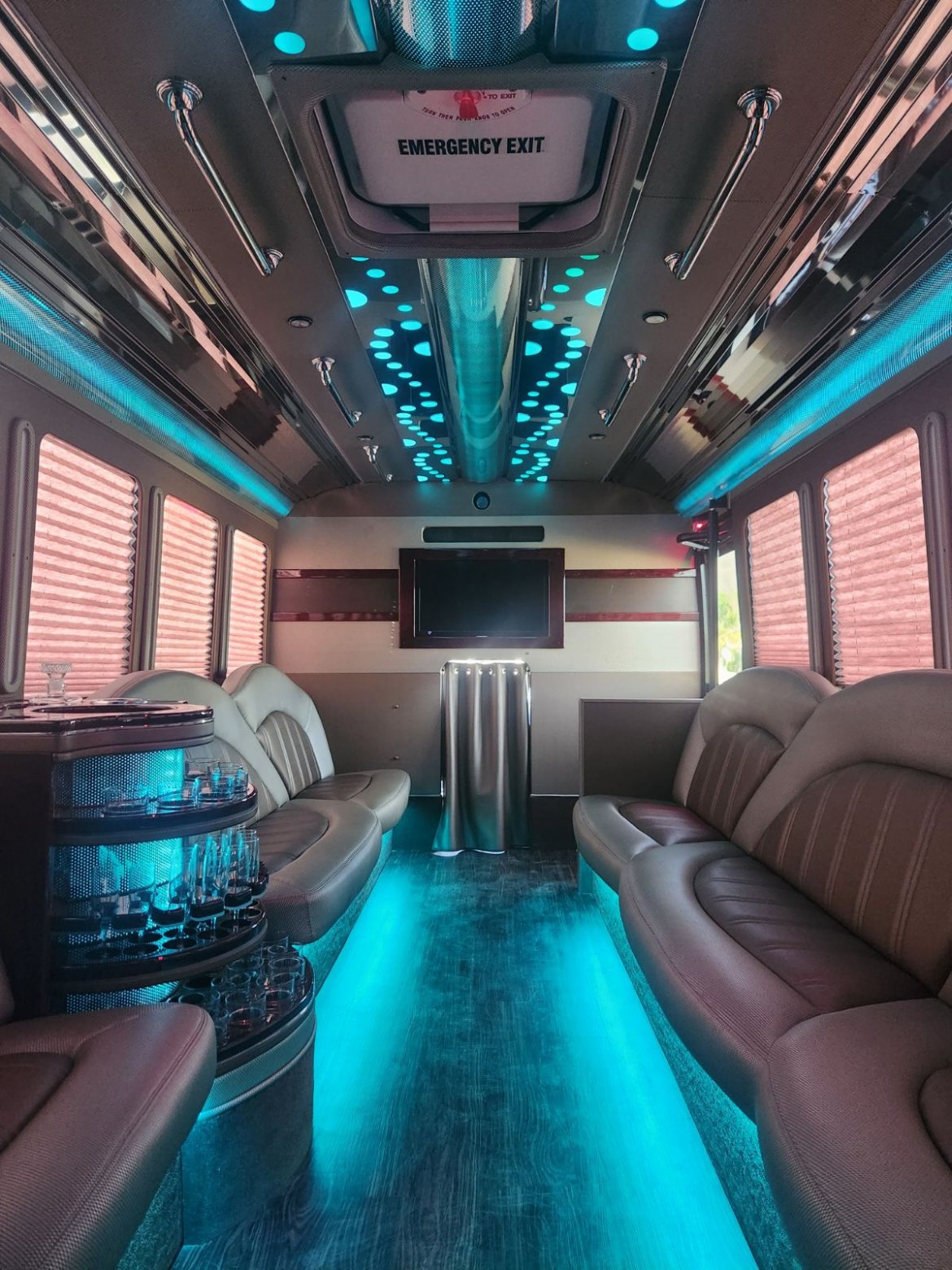Limo Bus for Sale in Fontana, CA - Photo 12