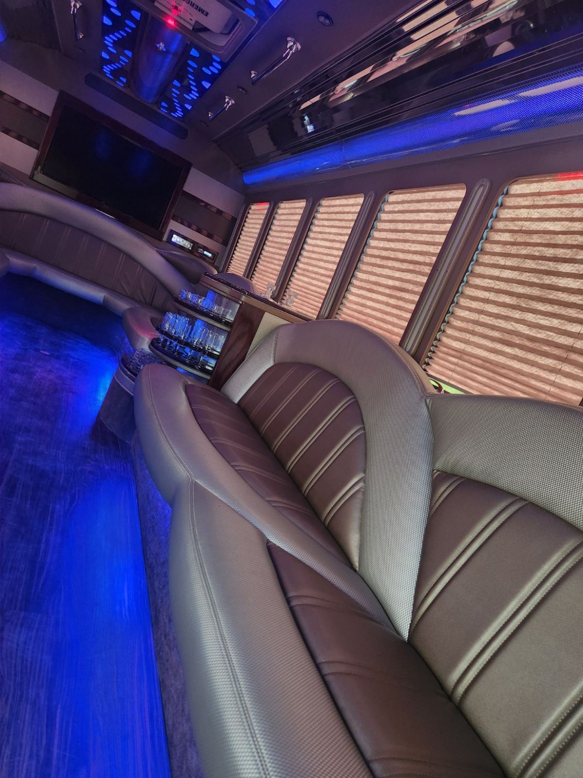 Limo Bus for Sale in Fontana, CA - Photo 14