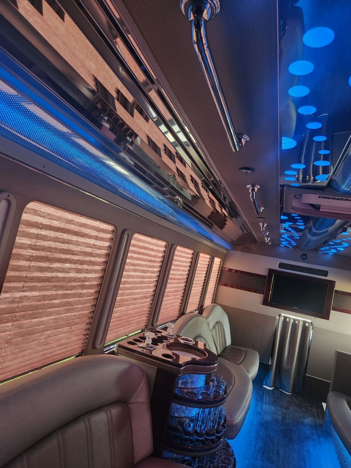 Limo Bus for Sale in Fontana, CA - Photo 17