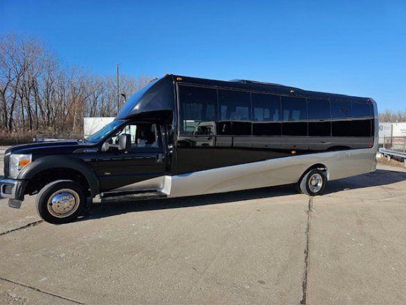 2013 Ford F550 Gas Shuttle Bus for Sale in Erie, PA - Photo 2