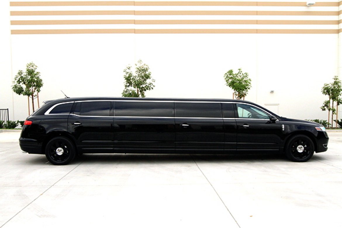 Photo of Limousine for sale: 2017 Lincoln MKT 27&quot; by Tiffany Coach