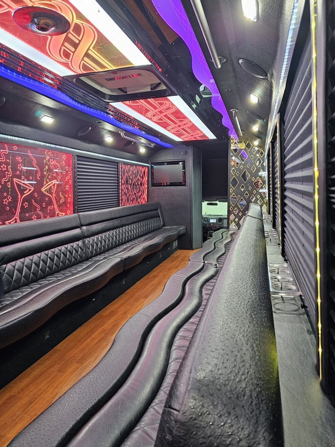Limo Bus for Sale in Erie, PA - Photo 8