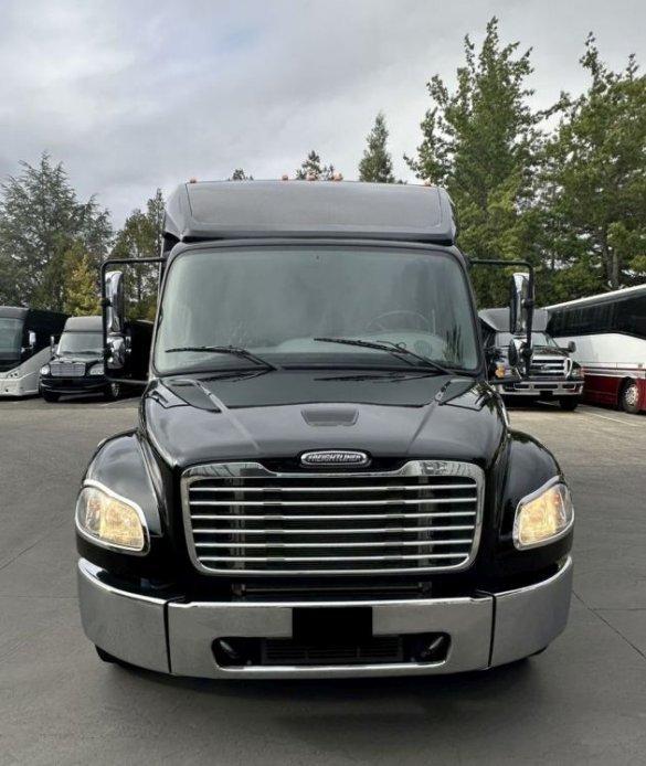 •PRISTINE: 2014 Grech Freightliner M2 35-Passenger Executive Shuttle