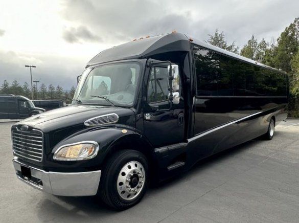 •PRISTINE: 2014 Grech Freightliner M2 35-Passenger Executive Shuttle