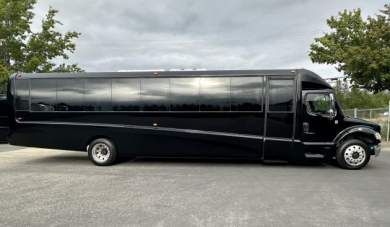 •PRISTINE: 2014 Grech Freightliner M2 35-Passenger Executive Shuttle