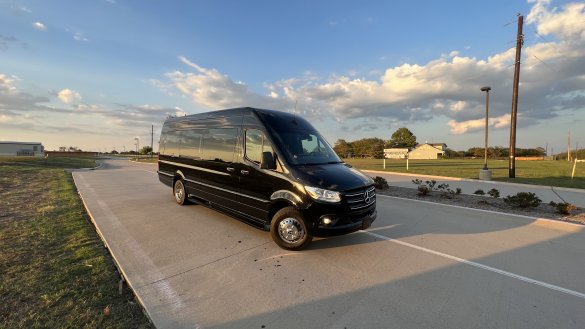 2022 Mercedes-Benz Sprinter 3500 EXT Sprinter for Sale in Arlington, TX - Photo 3