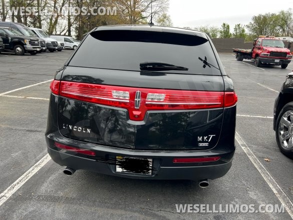 2014  Lincoln MKT Limousine