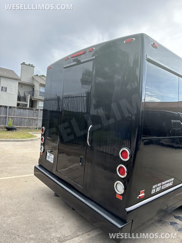 2017 Ford E450 Limo bus