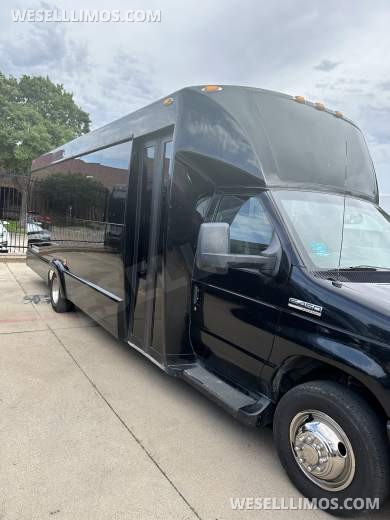 2017 Ford E450 Limo bus