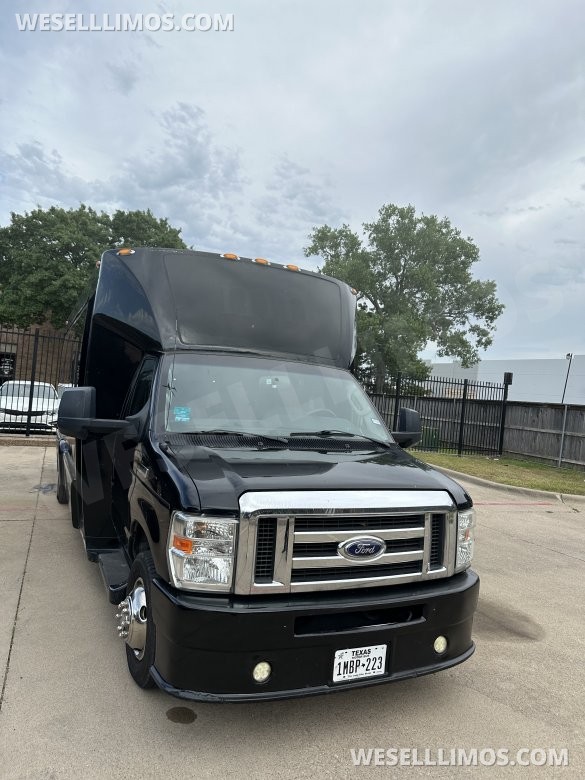 2017 Ford E450 Limo bus