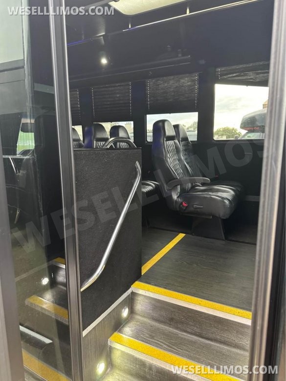 2017 Ford E450 Limo bus