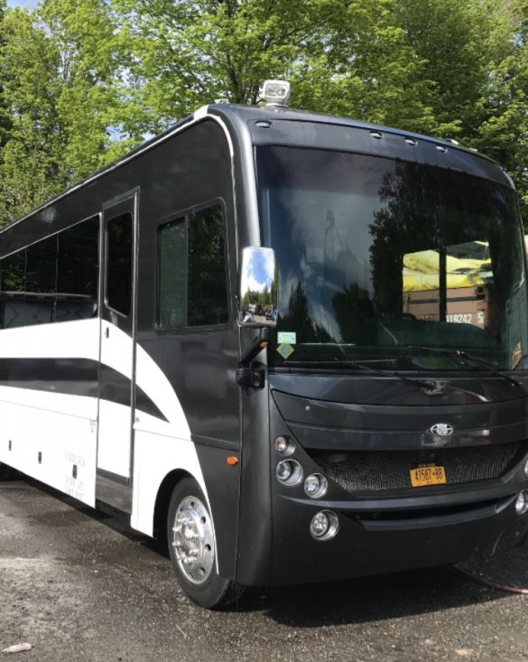 2012 CT Coach Freightliner Workhorse/ CT Coach Limo Bus