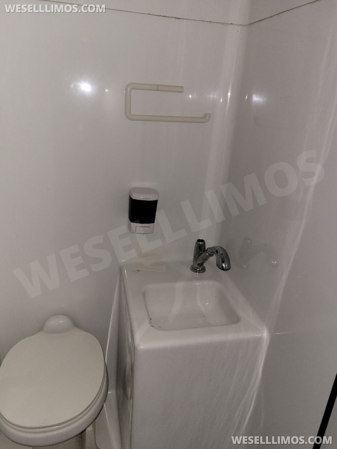 Photo of Limo Bus for sale: 2012 Freightliner Workhorse/ CT Coach by CT Coach