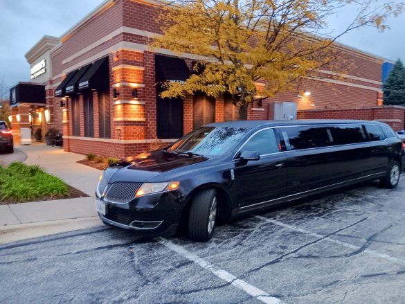 2014 Lincoln MKT Limousine for Sale in Naperville, IL - Photo 2
