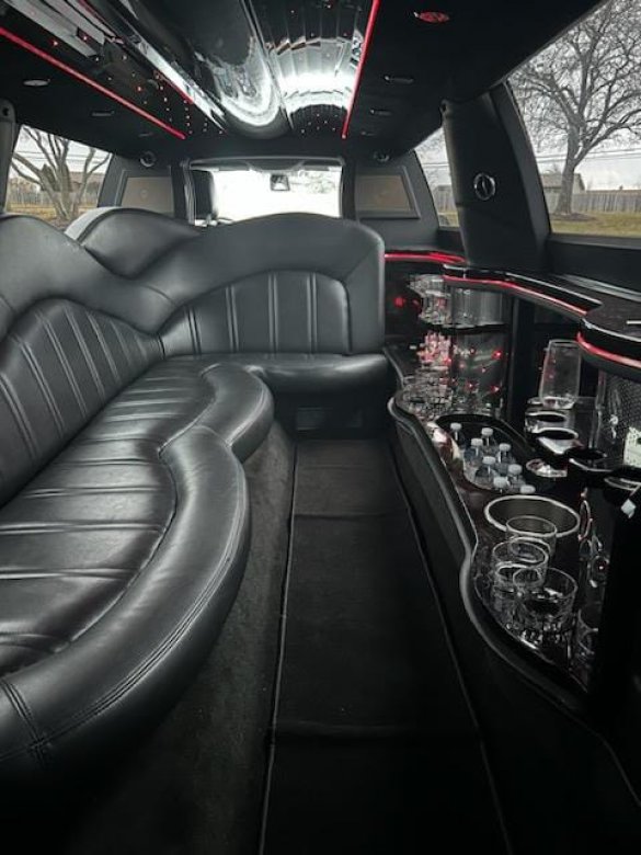 2014 Lincoln MKT Limousine for Sale in Naperville, IL - Photo 3