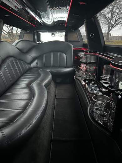 2014 Lincoln MKT Limousine for Sale in Naperville, Illinois, US - Photo 3