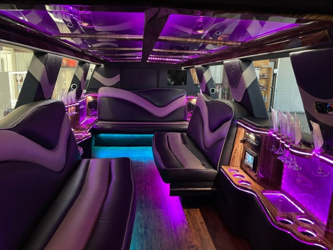 Limousine for Sale in Austin, TX - Photo 9