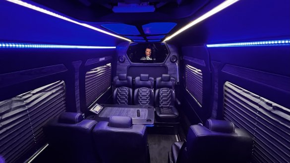 2017 Mercedes-Benz 3500 170 Ext Executive Shuttle for Sale in Anaheim, CA - Photo 3