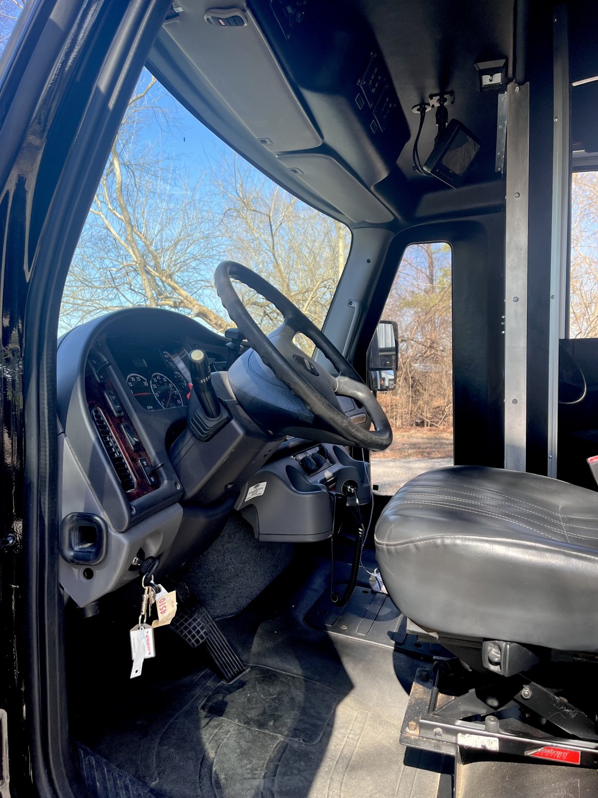Limo Bus for Sale in Jackson, TN - Photo 10