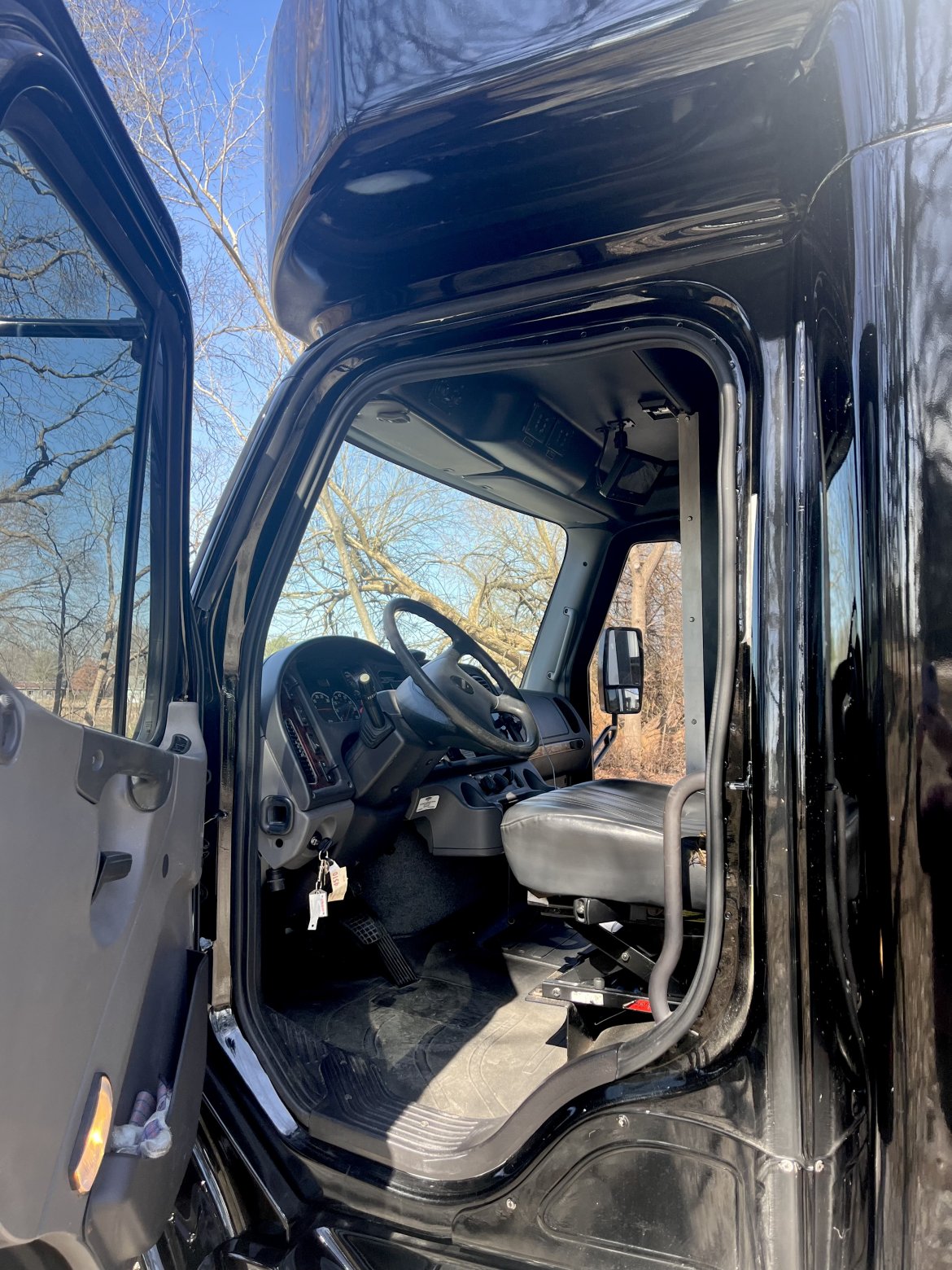 Limo Bus for Sale in Jackson, TN - Photo 8