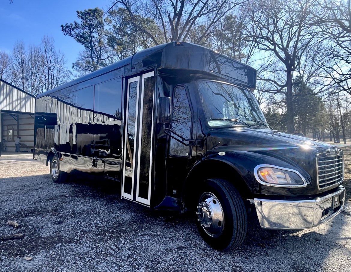 Limo Bus for sale: 2015 Glaval Bus Legacy by Glaval