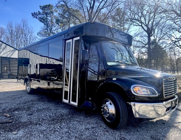 2015 Glaval Bus Legacy Limo Bus for Sale in Jackson, TN - Main Photo