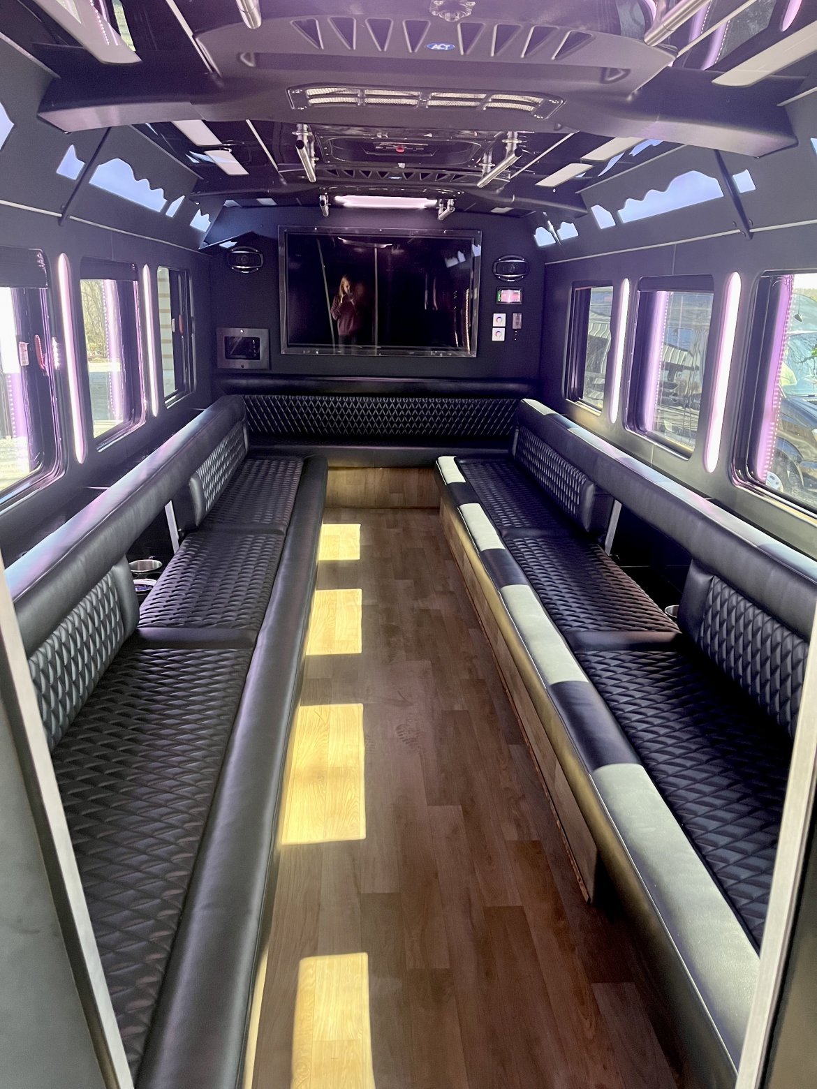 Limo Bus for Sale in Jackson, TN - Photo 18