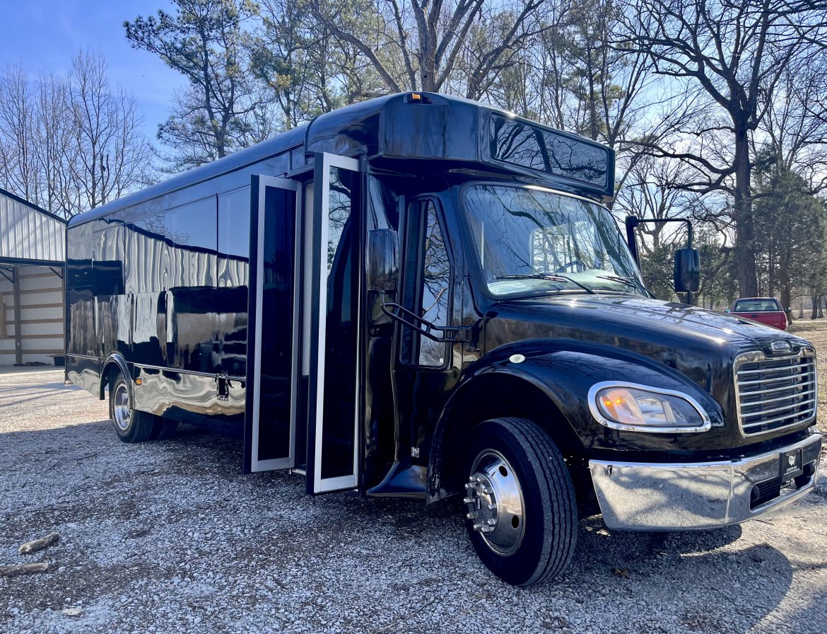 Limo Bus for Sale in Jackson, TN - Photo 30