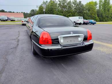 2011 Lincoln Town Car Executive L Limousine for Sale in Petersburg, Virginia, US - Photo 4