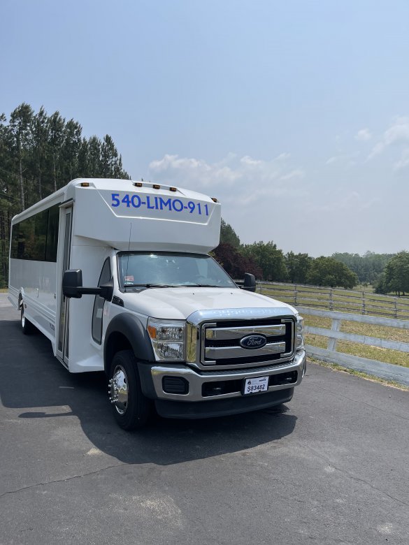 2015 Ford F550 Limo Bus for Sale in Clear brook, VA - Main Photo