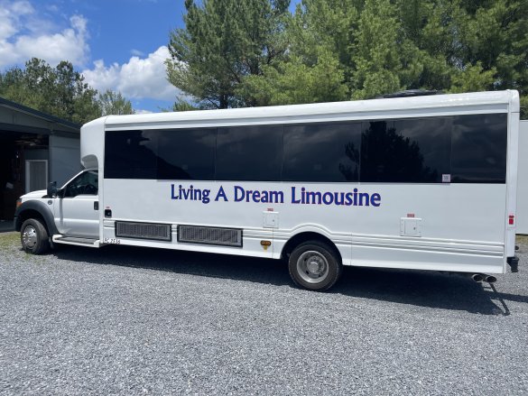 2015 Ford F550 Limo Bus for Sale in Clear brook, VA - Photo 2