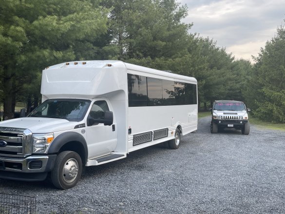 2015 Ford F550 Limo Bus for Sale in Clear brook, VA - Photo 3