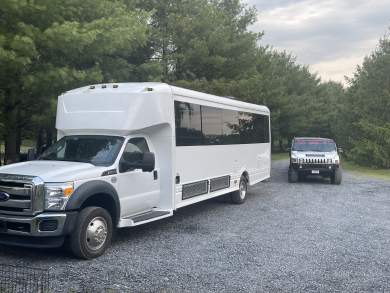 2015 Ford F550 Limo Bus for Sale in Clear brook, Virginia, US - Photo 3