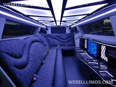 2023 Limoland Springfield Coachbuilders Chrysler 300 Limousine - Limousine for Sale in Delray Beach, FL - Photo 14
