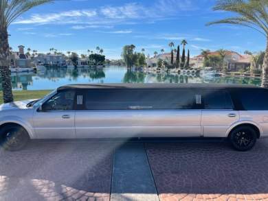 2005 Lincoln Navigator SUV Stretch for Sale in Chandler, AZ - Photo 2