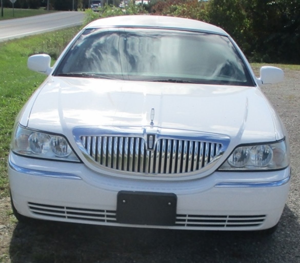 Used 2006 Lincoln Town Car for sale in Bellefontaine, OH WS17168 We