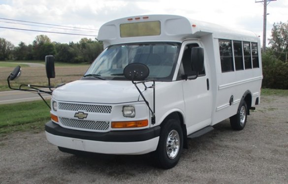 2013 Chevrolet 3500 Shuttle Bus for Sale in Bellefontaine, OH - Photo 2