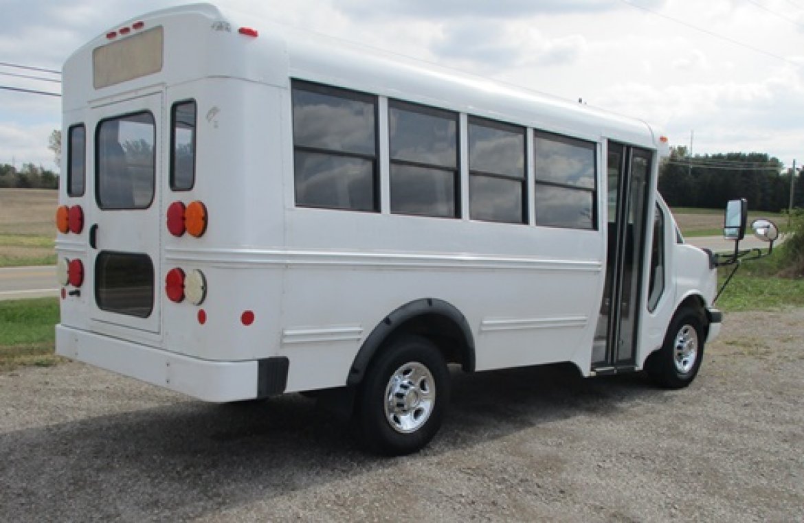 Shuttle Bus for Sale in Bellefontaine, OH - Photo 4
