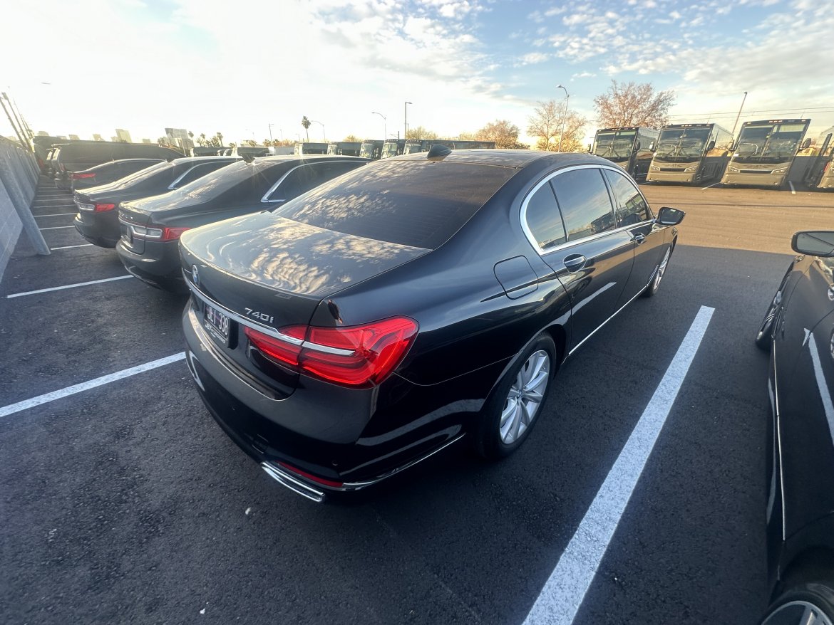Photo of Sedan for sale: 2019 BMW 740i