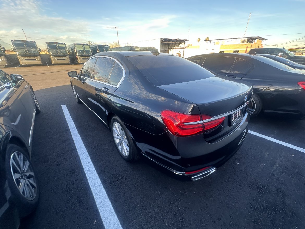 Photo of Sedan for sale: 2019 BMW 740i